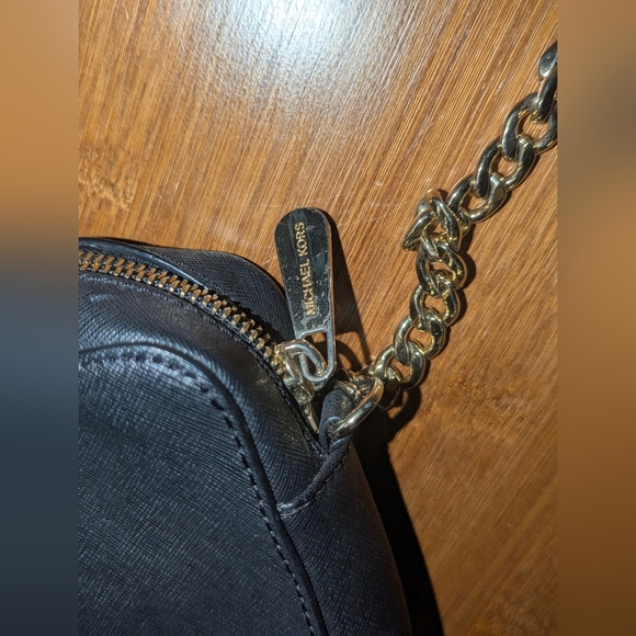 Michael Kors Jet Set Large Saffiano Leather Crossbody Bag Black And Gold - Picture 10 of 12